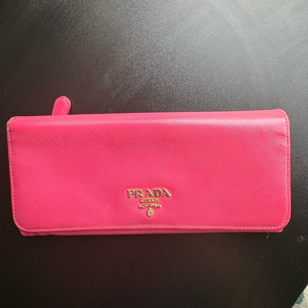 Authentic Prada Saffiano Leather Wallet – Pink